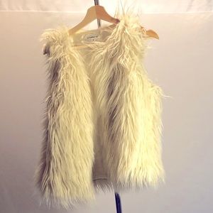 Roommates Faux Fur Cream Vest M